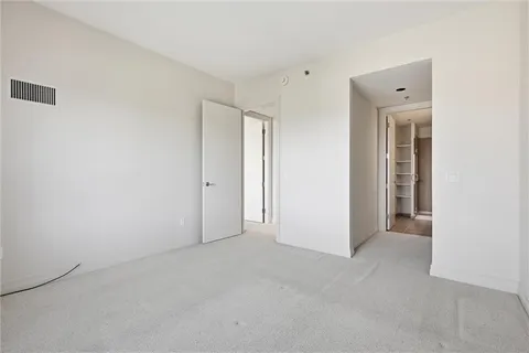 $995,000 | 4950 Central Street, Unit 702, Kansas City, MO 64112