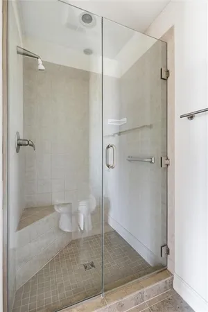 $995,000 | 4950 Central Street, Unit 702, Kansas City, MO 64112