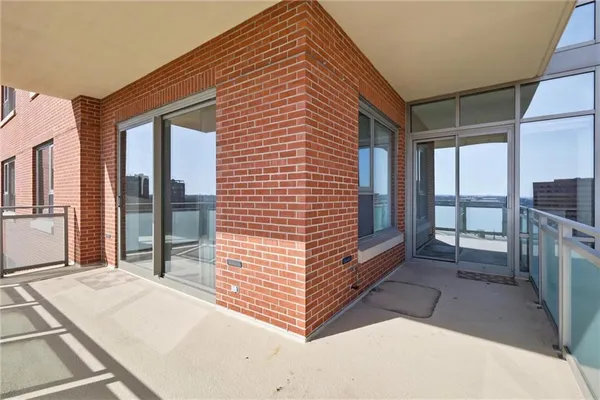 $995,000 | 4950 Central Street, Unit 702, Kansas City, MO 64112