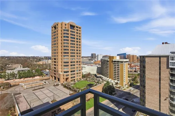 $995,000 | 4950 Central Street, Unit 702, Kansas City, MO 64112