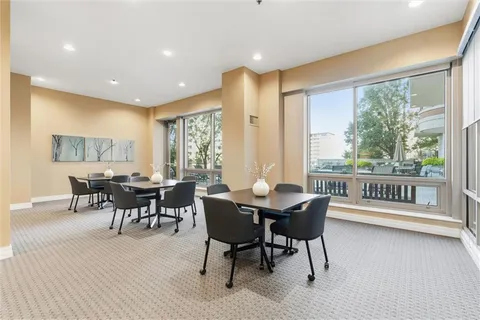 $995,000 | 4950 Central Street, Unit 702, Kansas City, MO 64112