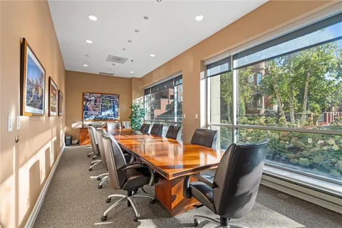 $995,000 | 4950 Central Street, Unit 702, Kansas City, MO 64112