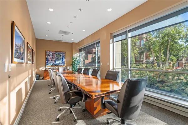 $995,000 | 4950 Central Street, Unit 702, Kansas City, MO 64112