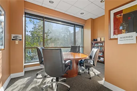 $995,000 | 4950 Central Street, Unit 702, Kansas City, MO 64112