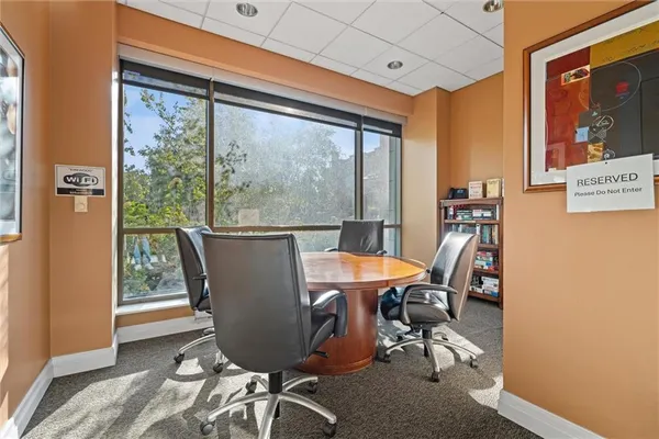 $995,000 | 4950 Central Street, Unit 702, Kansas City, MO 64112