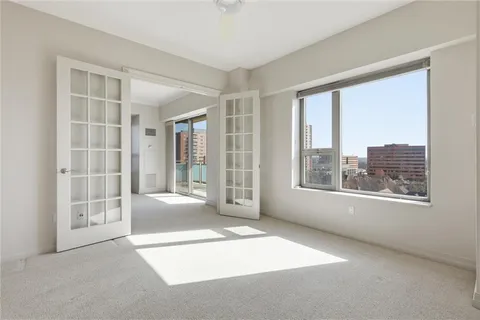 $995,000 | 4950 Central Street, Unit 702, Kansas City, MO 64112