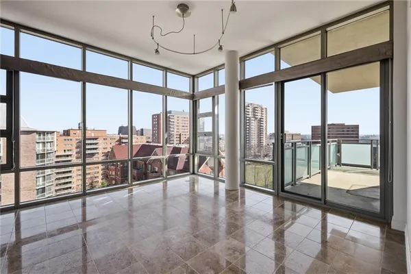 $995,000 | 4950 Central Street, Unit 702, Kansas City, MO 64112