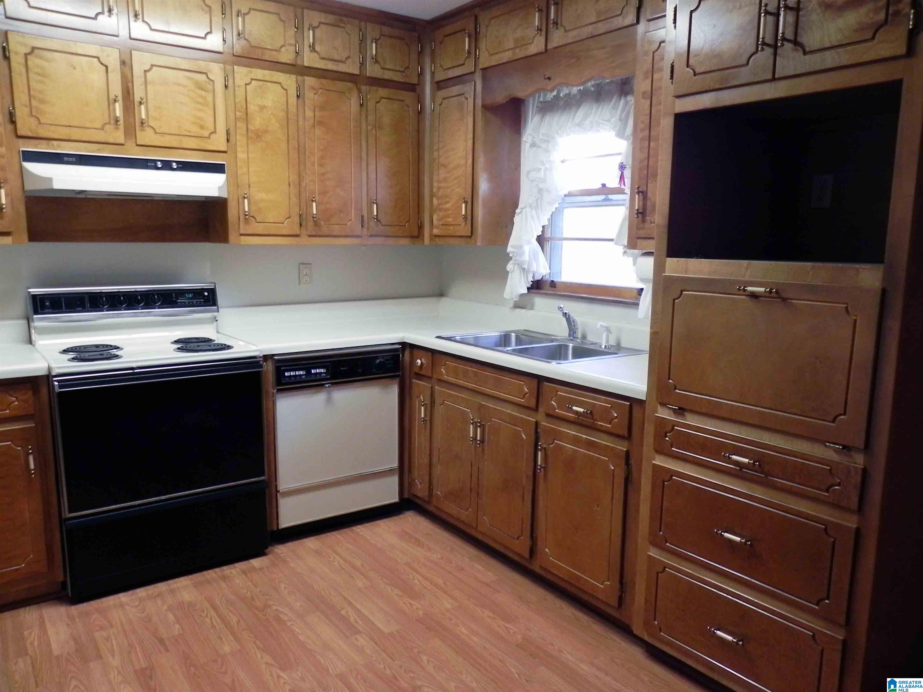 210 West 3rd Street Oxford, AL 36203 - Photo 12 of 35