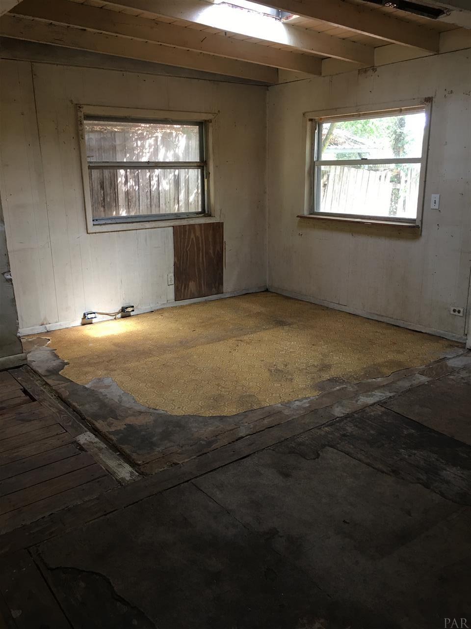 20 Ruberia Avenue Pensacola, FL 32507 - Photo 5 of 11 Gallery Image 5