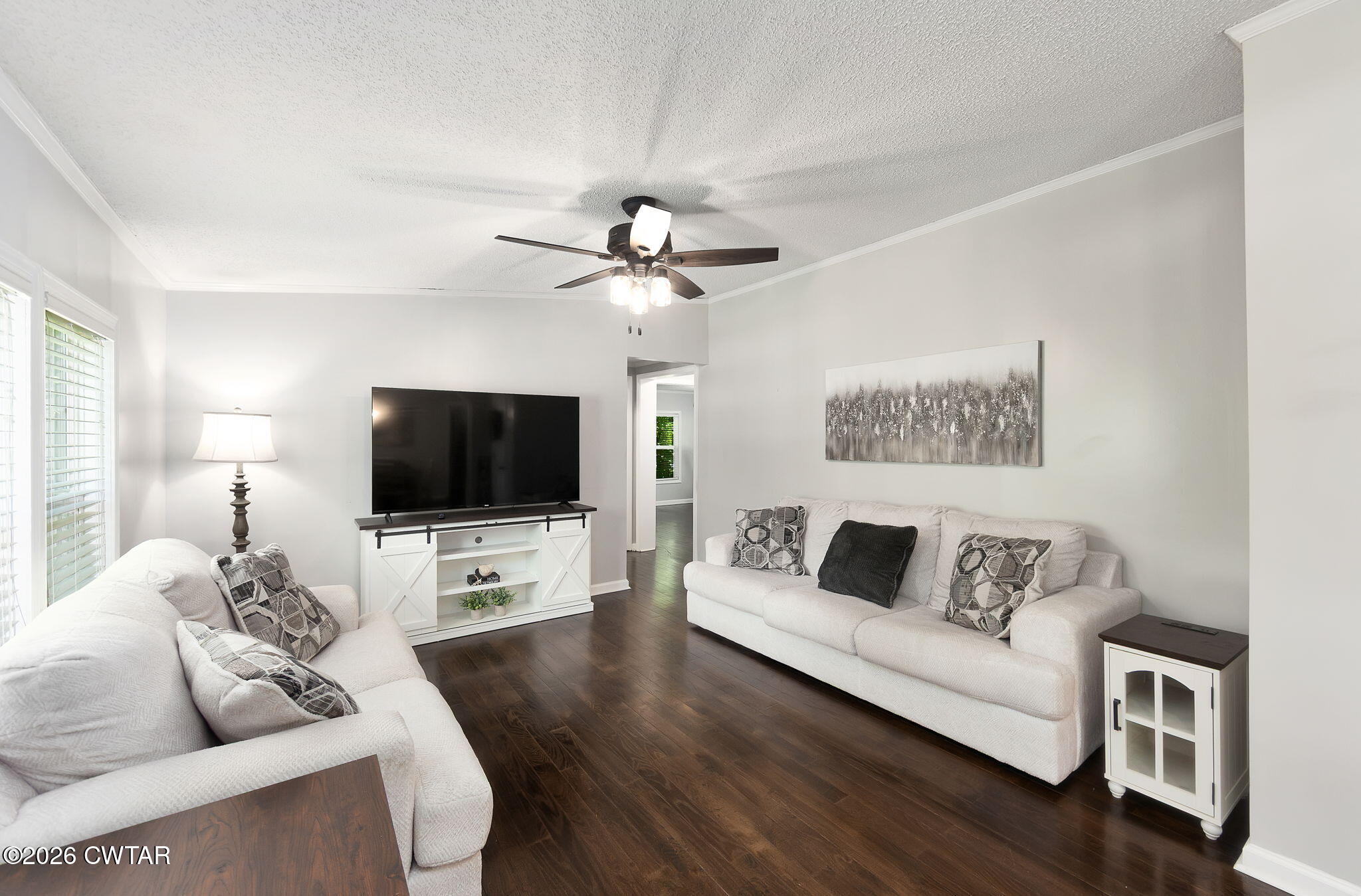 468 Red Lane Jackson, TN 38301 - Photo 2 of 17 Living Room