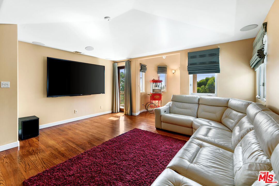 2604 Rutherford Drive Los Angeles, CA 90068 - Photo 20 of 23