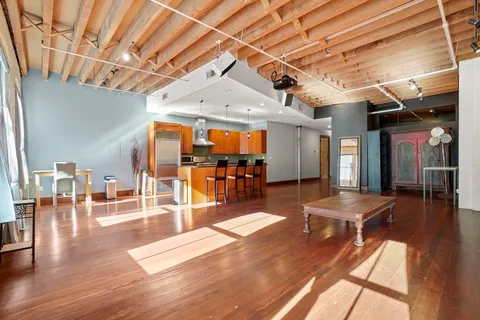 $1,094,500 | 96 South Street, Unit 3, Boston, MA 02111