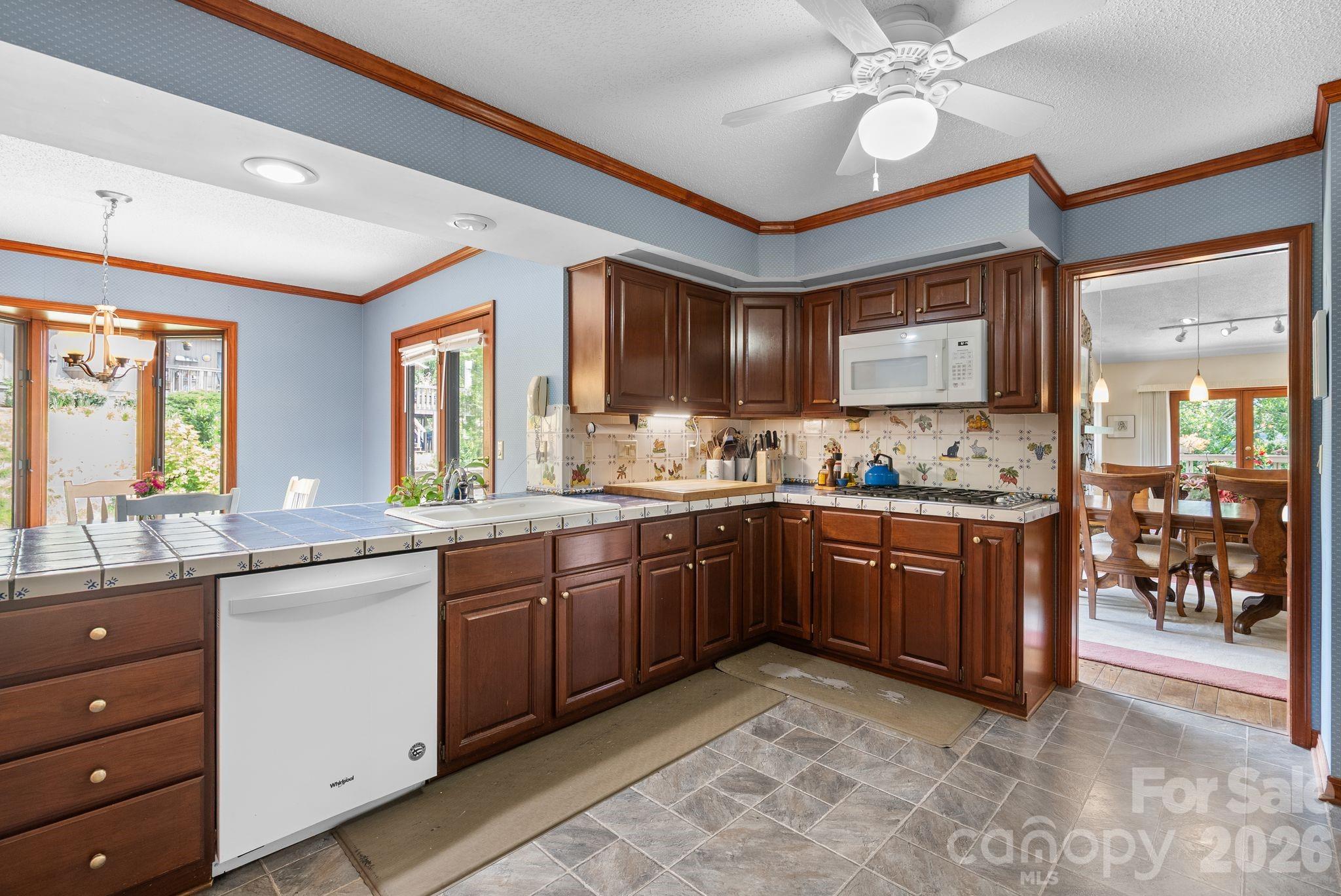 48 Stony Ridge Asheville, NC 28804 - Photo 13 of 38