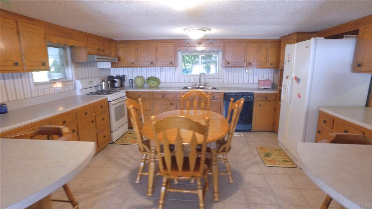 7358 Frank Reeder Road Pensacola, FL 32526 - Photo 6 of 25 Gallery Image 6