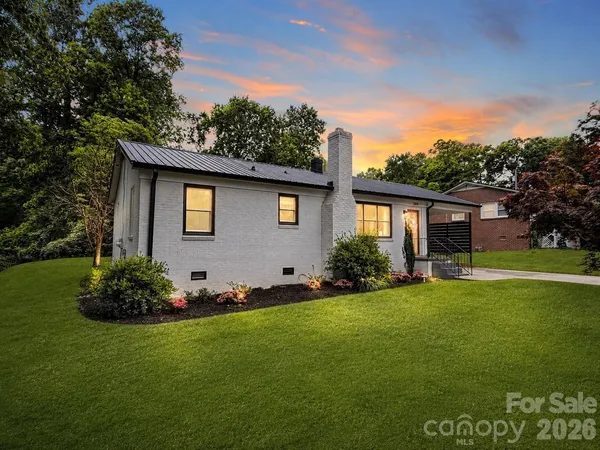 $229,500 | 1344 12th Avenue Northeast, Hickory, NC 28601