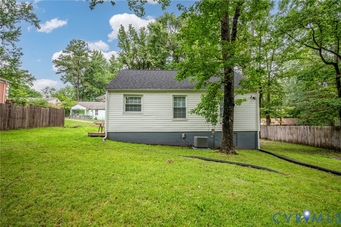 2909 Springview Drive Richmond, VA 23234 - Photo 4 of 19 a house view with a garden space