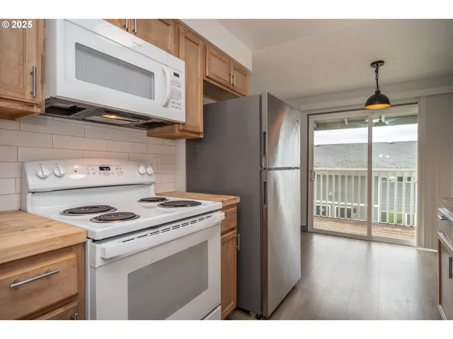 $119,990 | 885 Northeast Sunset Street, Unit 22, Roseburg, OR 97470