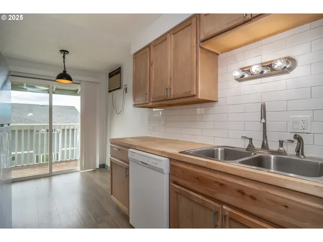 $119,990 | 885 Northeast Sunset Street, Unit 22, Roseburg, OR 97470