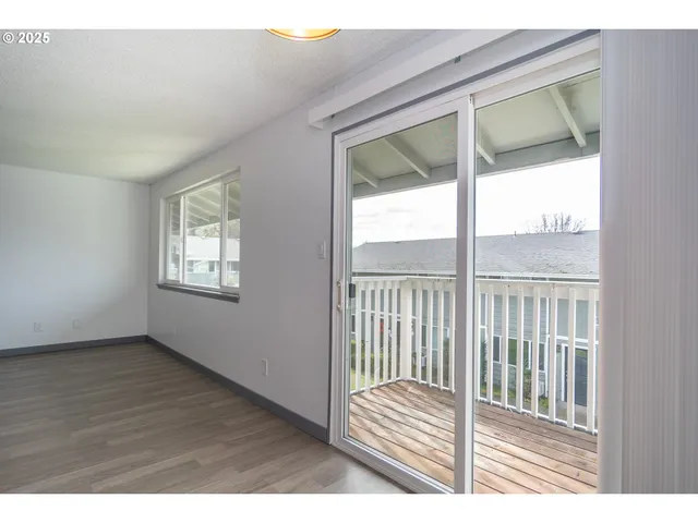 $119,990 | 885 Northeast Sunset Street, Unit 22, Roseburg, OR 97470