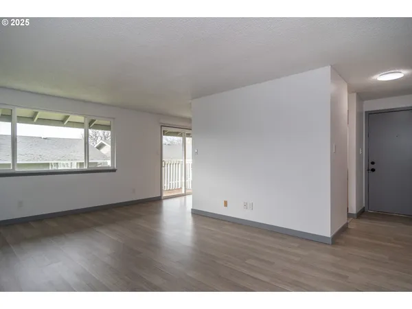 $117,990 | 885 Northeast Sunset Street, Unit 22, Roseburg, OR 97470