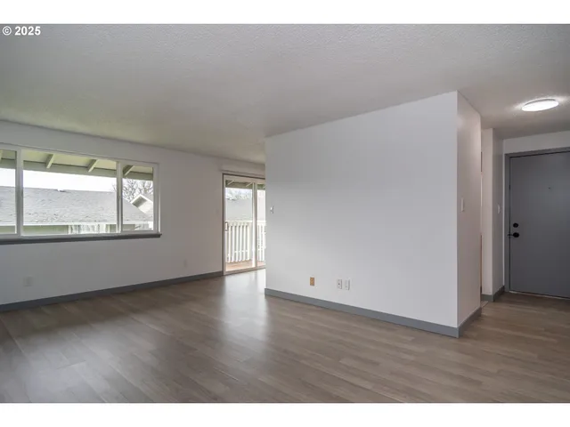 $119,990 | 885 Northeast Sunset Street, Unit 22, Roseburg, OR 97470