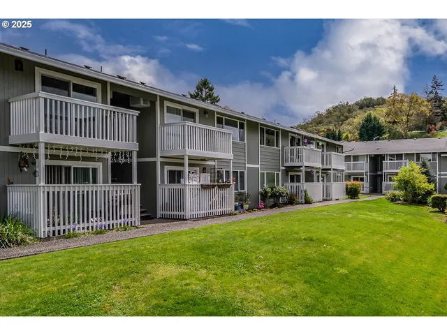 $119,990 | 885 Northeast Sunset Street, Unit 22, Roseburg, OR 97470