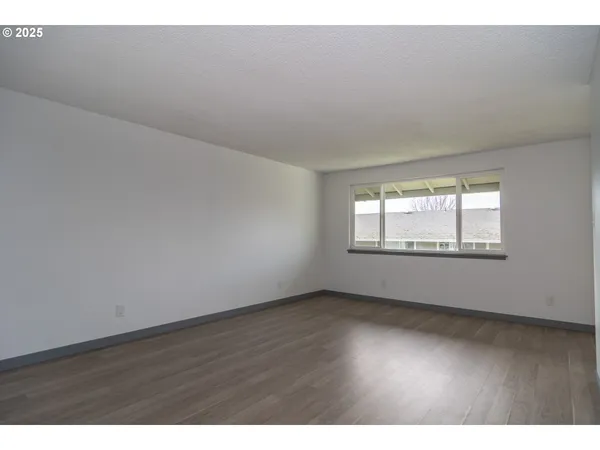 $117,990 | 885 Northeast Sunset Street, Unit 22, Roseburg, OR 97470