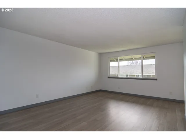 $119,990 | 885 Northeast Sunset Street, Unit 22, Roseburg, OR 97470