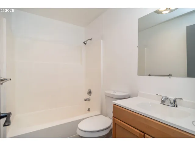 $119,990 | 885 Northeast Sunset Street, Unit 22, Roseburg, OR 97470