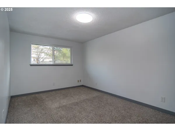 $117,990 | 885 Northeast Sunset Street, Unit 22, Roseburg, OR 97470