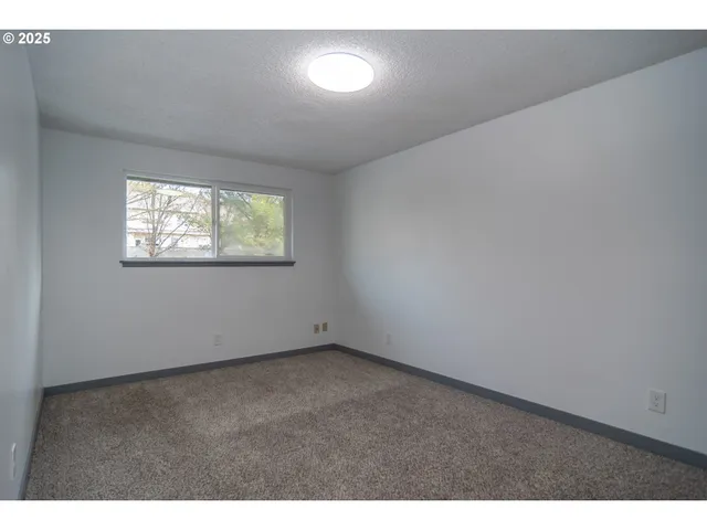 $119,990 | 885 Northeast Sunset Street, Unit 22, Roseburg, OR 97470