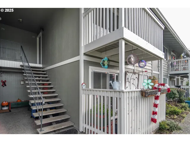 $119,990 | 885 Northeast Sunset Street, Unit 22, Roseburg, OR 97470