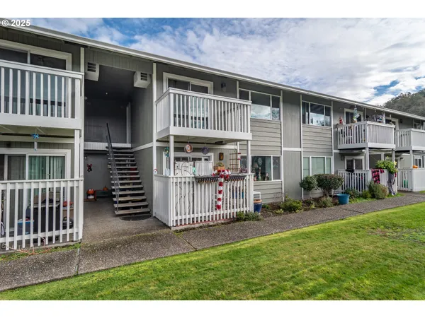 $117,990 | 885 Northeast Sunset Street, Unit 22, Roseburg, OR 97470