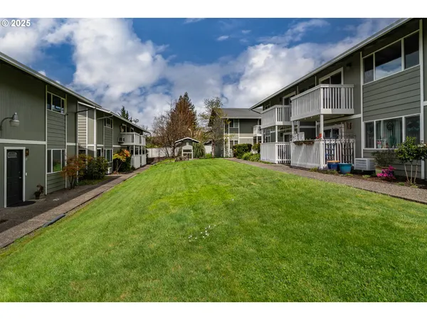 $117,990 | 885 Northeast Sunset Street, Unit 22, Roseburg, OR 97470