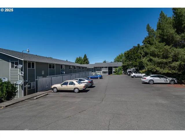 $119,990 | 885 Northeast Sunset Street, Unit 22, Roseburg, OR 97470