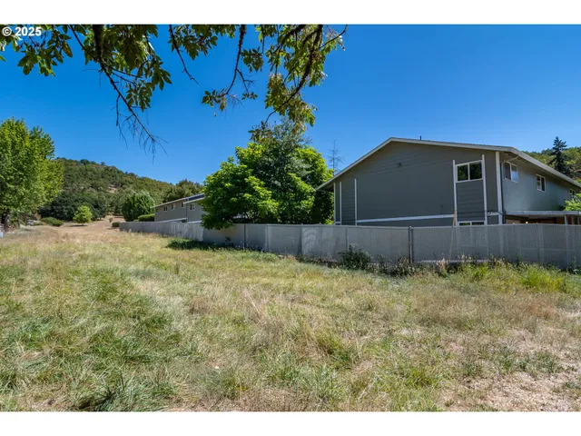 $119,990 | 885 Northeast Sunset Street, Unit 22, Roseburg, OR 97470