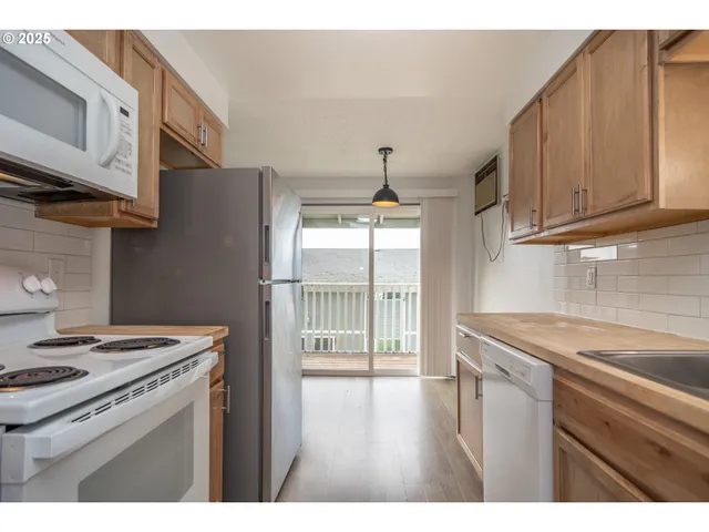 $119,990 | 885 Northeast Sunset Street, Unit 22, Roseburg, OR 97470