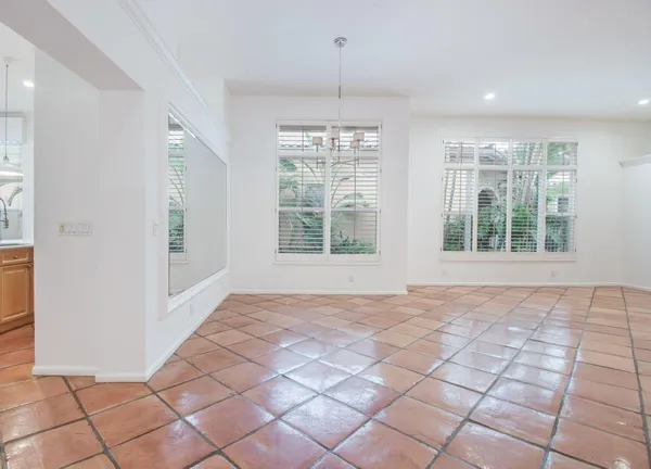 $5,800 | 2466 Bay Isle Court, Unit 2466, Weston, FL 33327
