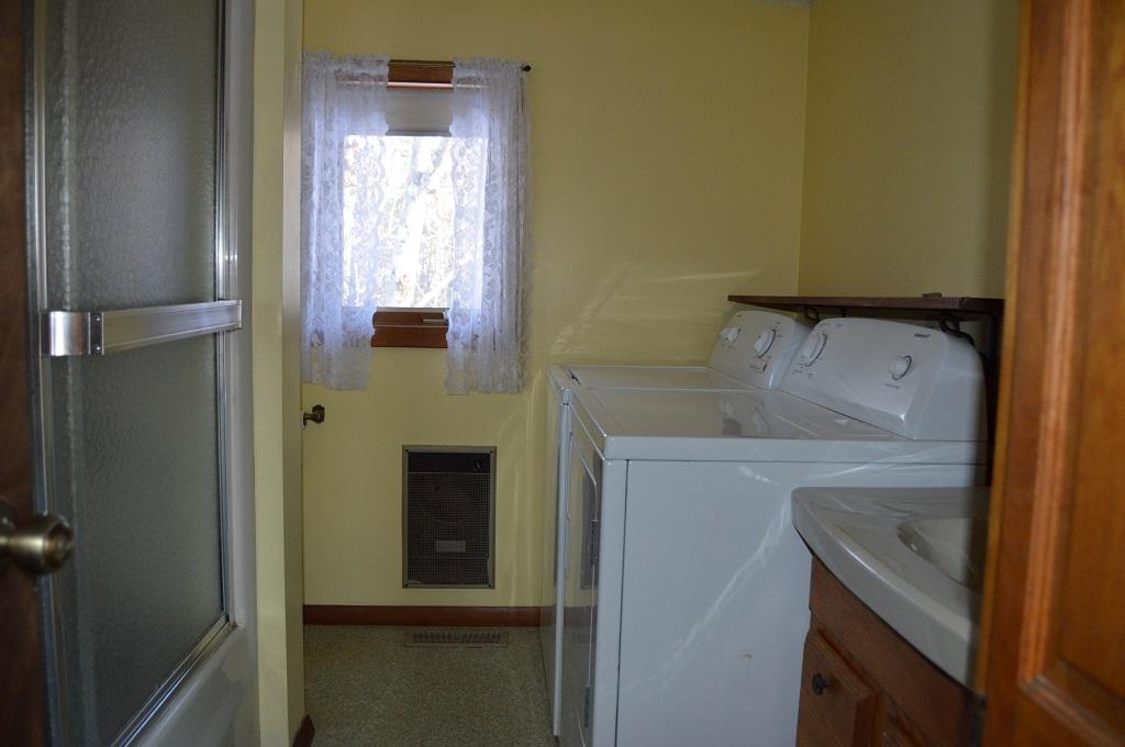 159 Oak Hill Road Litchfield, ME 04350 - Photo 22 of 28 e7 Bath-Laundry