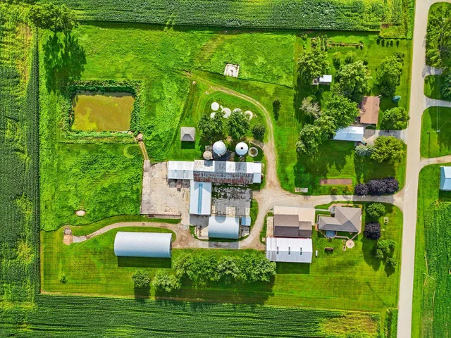 $724,900 | W2227 Redwood Drive, Pulaski, WI 54162