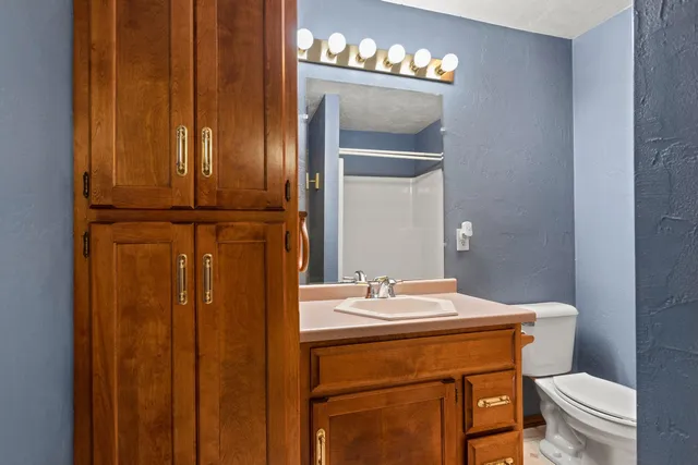 $724,900 | W2227 Redwood Drive, Pulaski, WI 54162