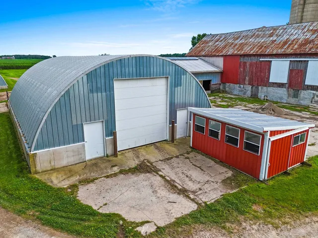 $724,900 | W2227 Redwood Drive, Pulaski, WI 54162