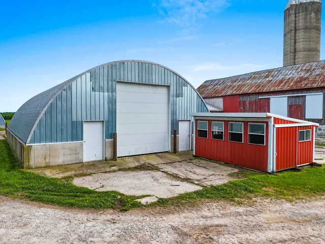 $724,900 | W2227 Redwood Drive, Pulaski, WI 54162