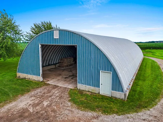 $724,900 | W2227 Redwood Drive, Pulaski, WI 54162