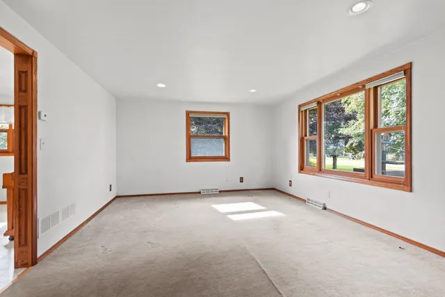 $724,900 | W2227 Redwood Drive, Pulaski, WI 54162