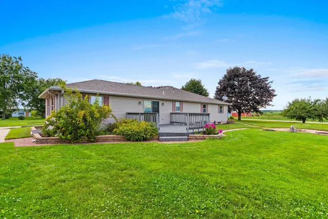 $724,900 | W2227 Redwood Drive, Pulaski, WI 54162