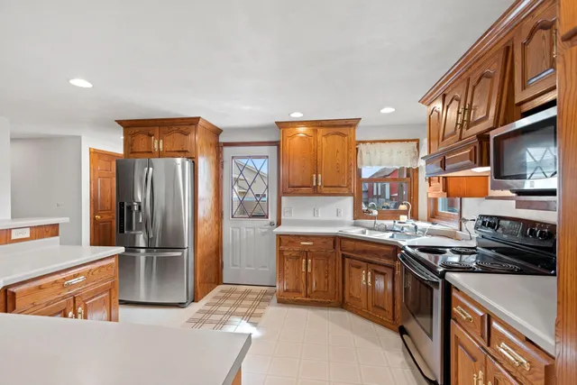 $724,900 | W2227 Redwood Drive, Pulaski, WI 54162