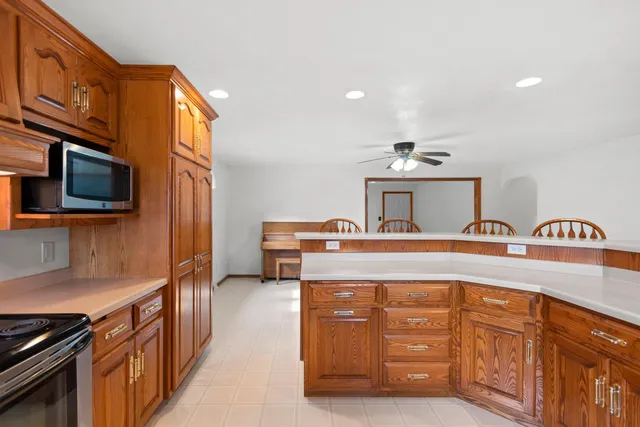 $724,900 | W2227 Redwood Drive, Pulaski, WI 54162