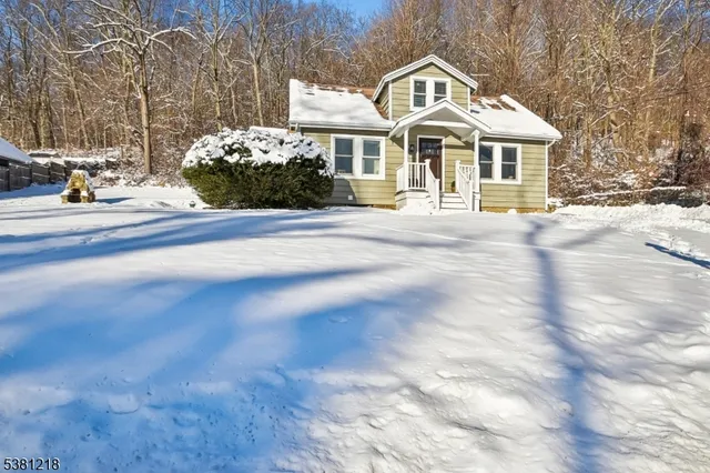 $595,000 | 6 Cold Hill Road, Morristown, NJ 07960