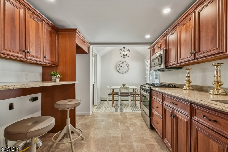 6 Cold Hill Road Morristown, NJ 07960 - Photo 9 of 24